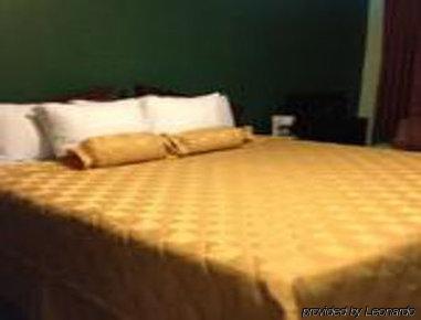 Executive & Kitchenette Suites-eagle Pass Motel 2*