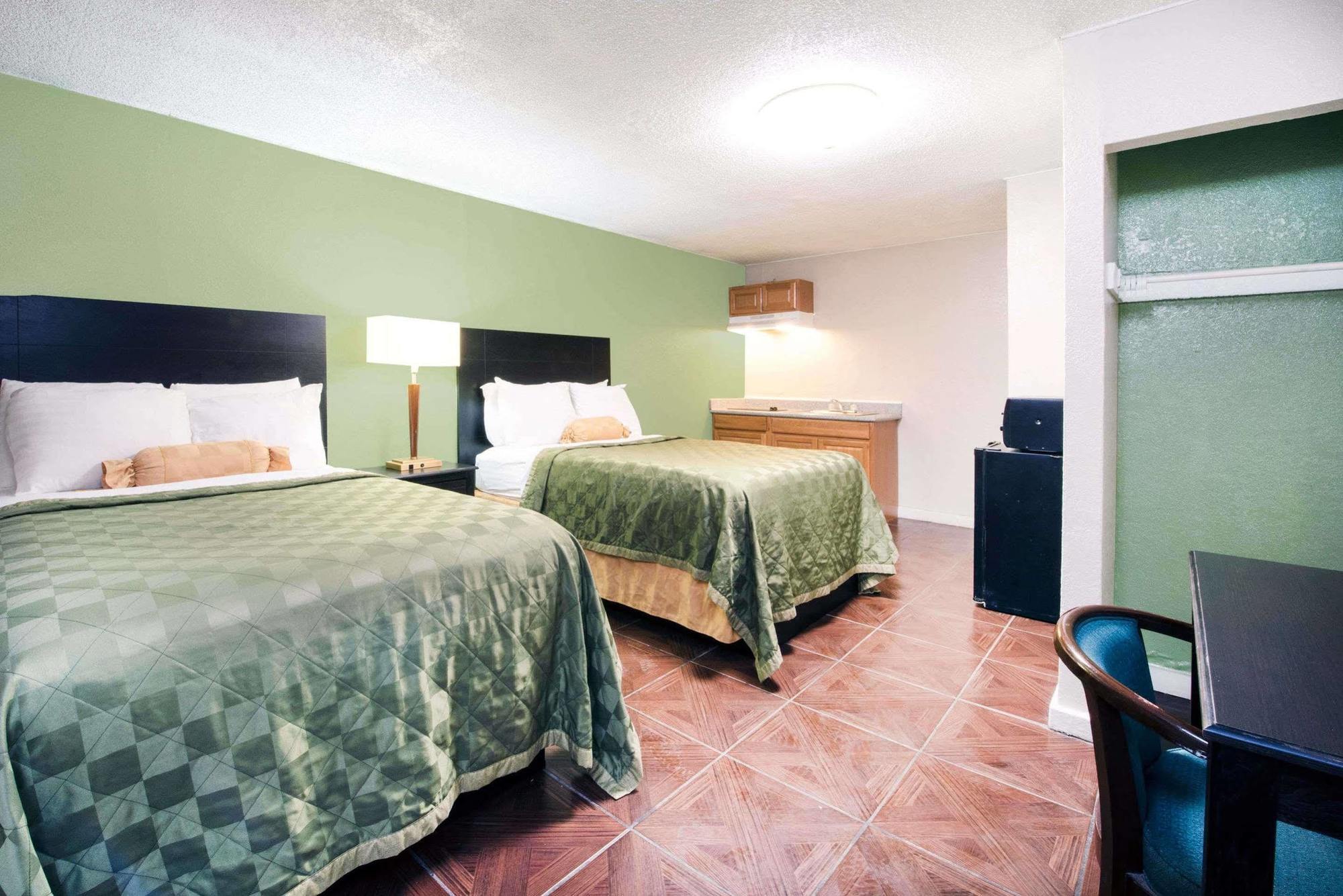 Executive & Kitchenette Suites-eagle Pass Motel 2*
